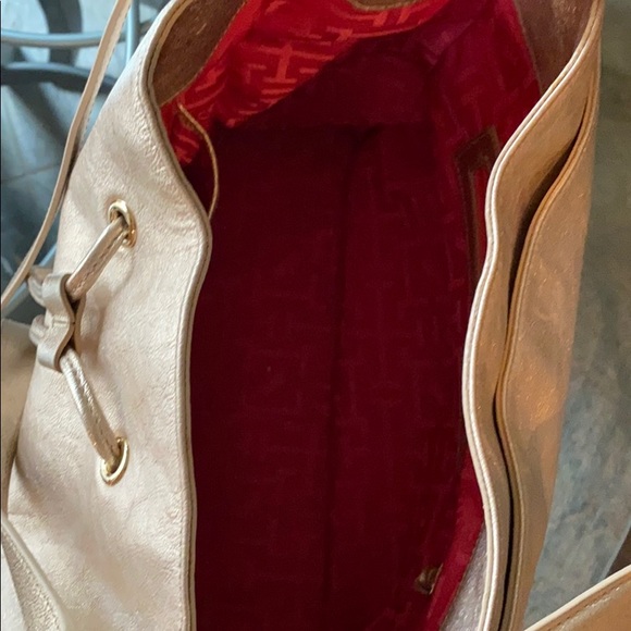 Hobo style gold purse - Picture 3 of 3